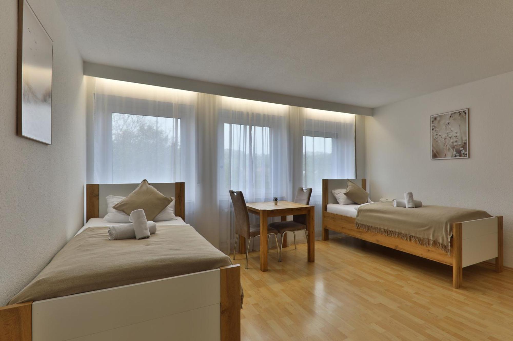 Moderne Ferienwohnungen - Service Wie Im Hotel 괴핑엔 외부 사진