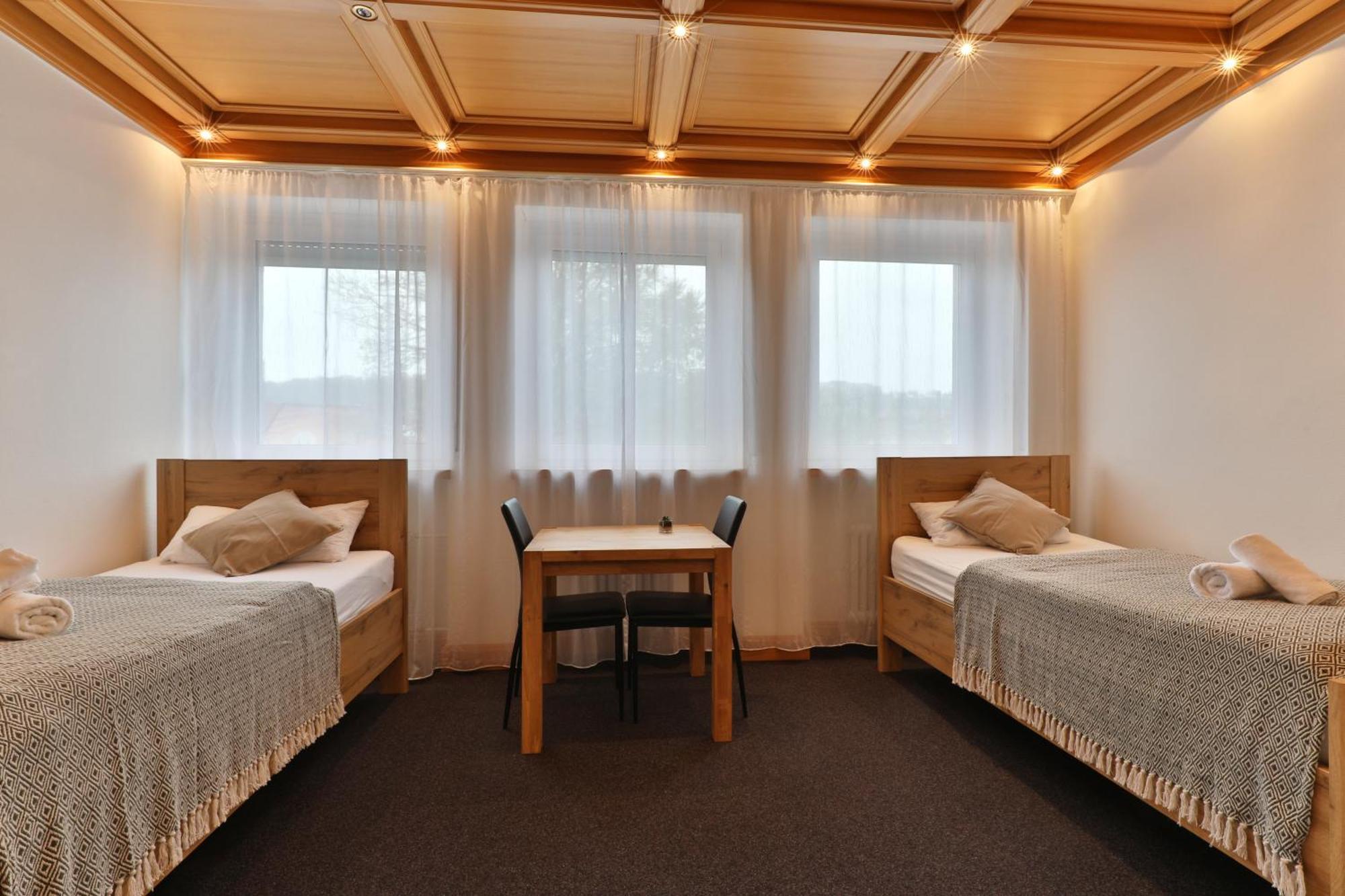 Moderne Ferienwohnungen - Service Wie Im Hotel 괴핑엔 외부 사진